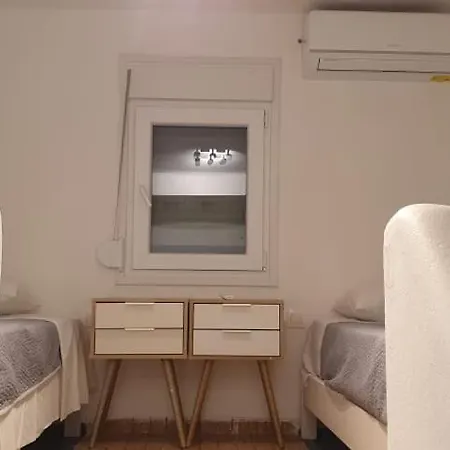 Sunflower Hotel *